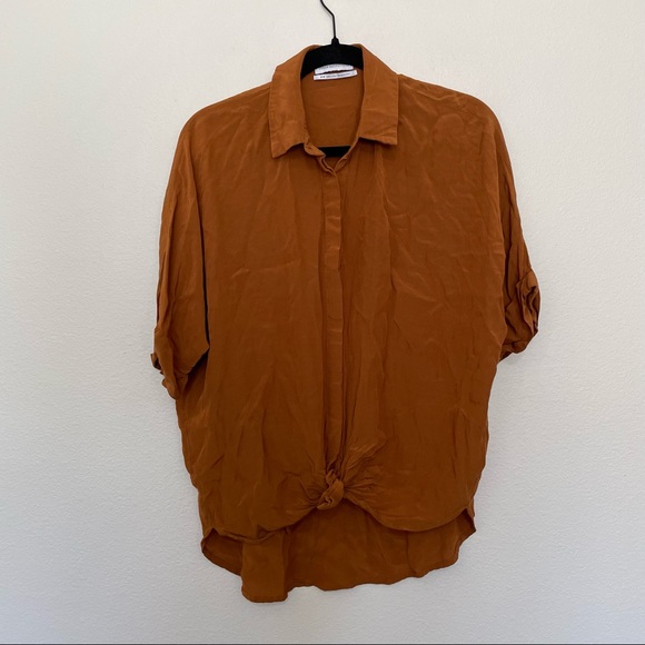 Urban outfitters silk camel color button up blouse womens sz.M high- low